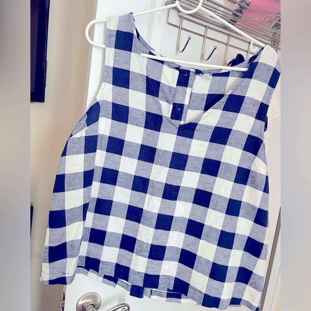 Blue and white Oldnavy Top, size Large.